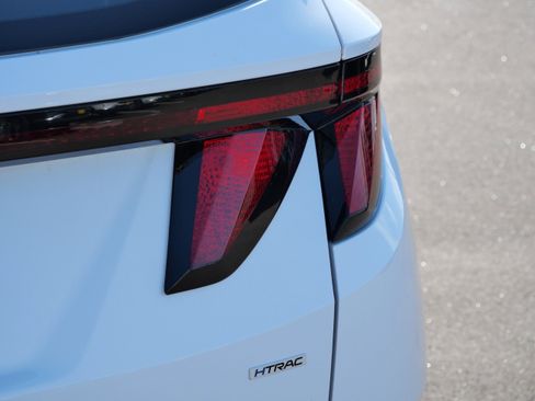 Certified 2025 Hyundai Tucson SE image 17