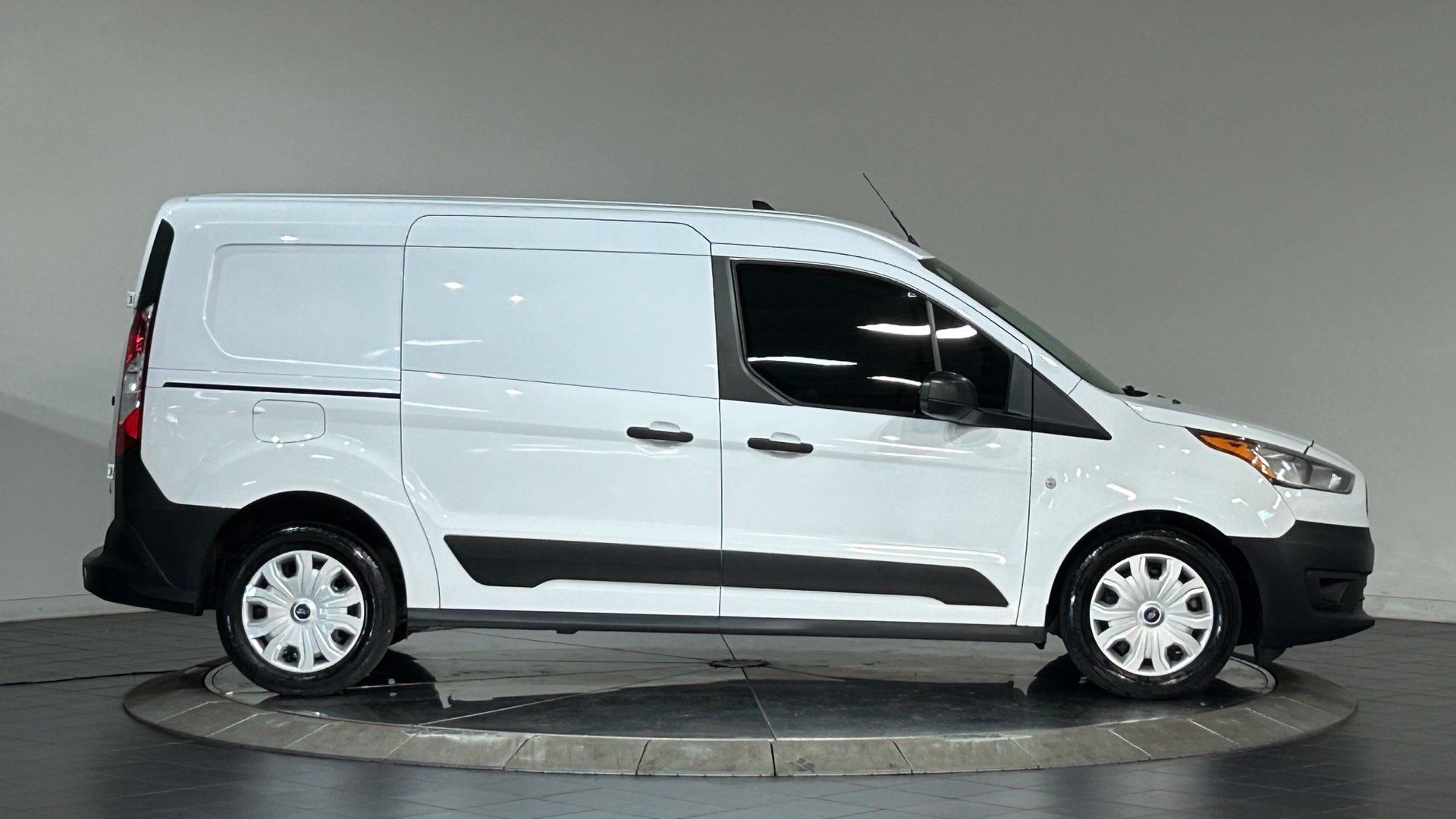Used 2019 Ford Transit Connect XL FWD image 11