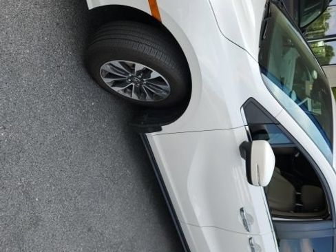 Used 2023 Honda Odyssey EX-L image 2