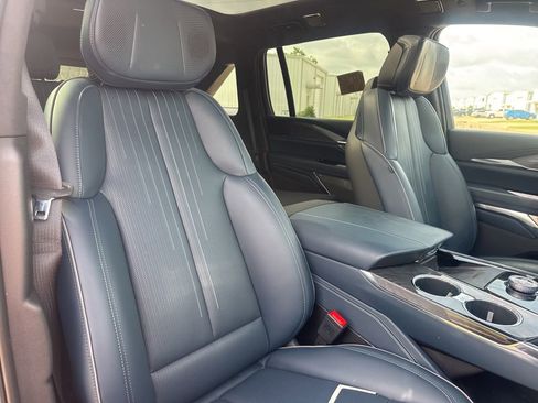Used 2025 Cadillac Escalade IQ Luxury 2 w/ LPO, Premium Carpet Package AWD/4WD image 20