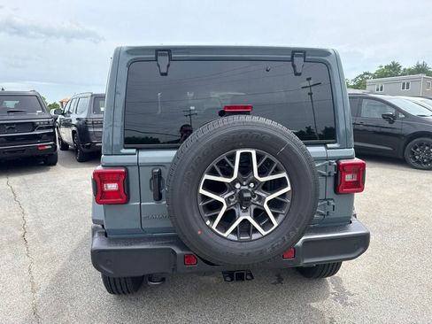 New 2026 Jeep Wrangler Unlimited Sahara AWD/4WD image 4