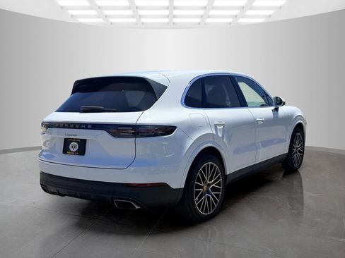 Used 2021 Porsche Cayenne AWD/4WD image 5