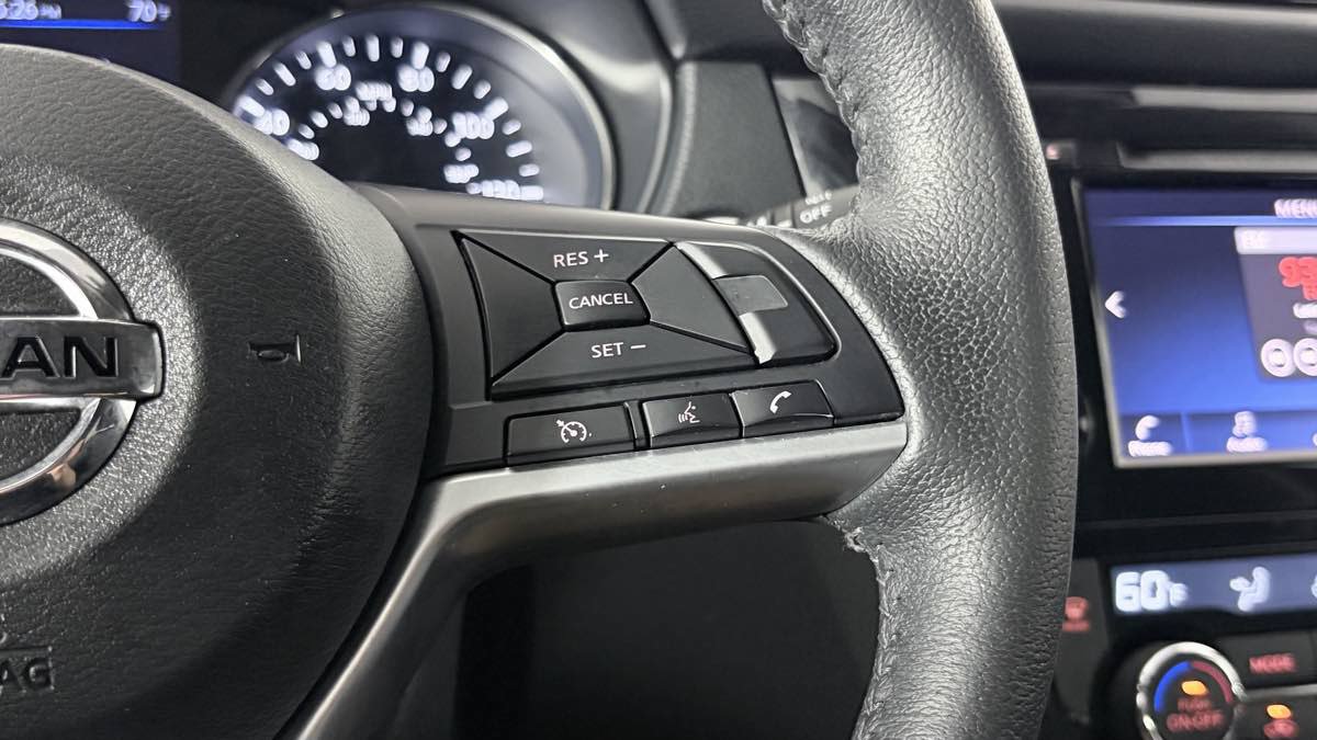 Used 2019 Nissan Rogue SV AWD/4WD image 16