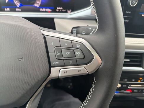 New 2026 Volkswagen Taos SE image 15