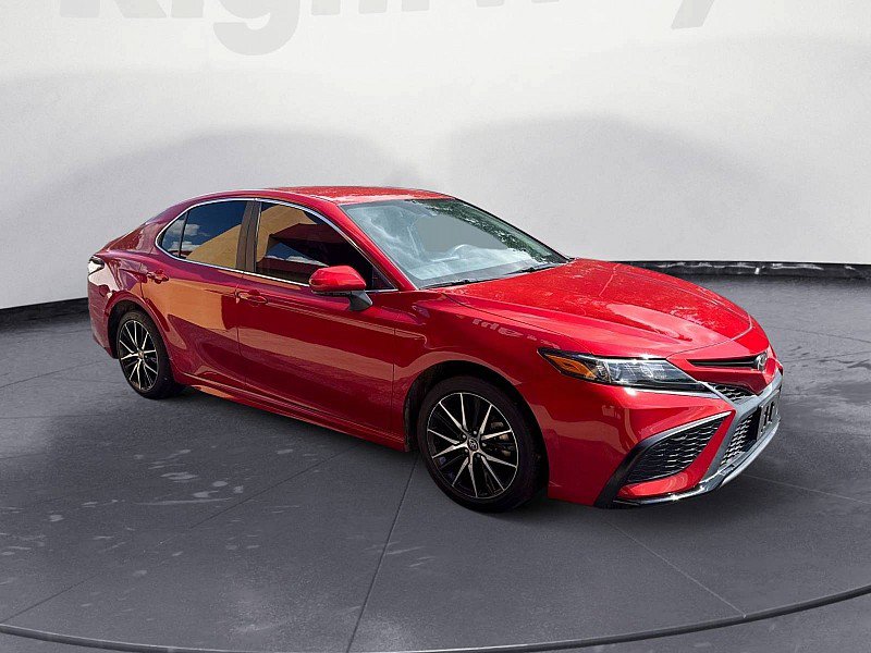 Used 2024 Toyota Camry SE FWD image 7