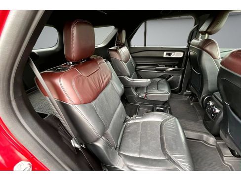 Used 2020 Ford Explorer Platinum w/ Premium Technology Package AWD/4WD image 29