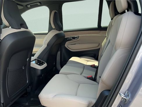 New 2026 Volvo XC90 B6 Plus w/ Protection Package Premier AWD/4WD image 12