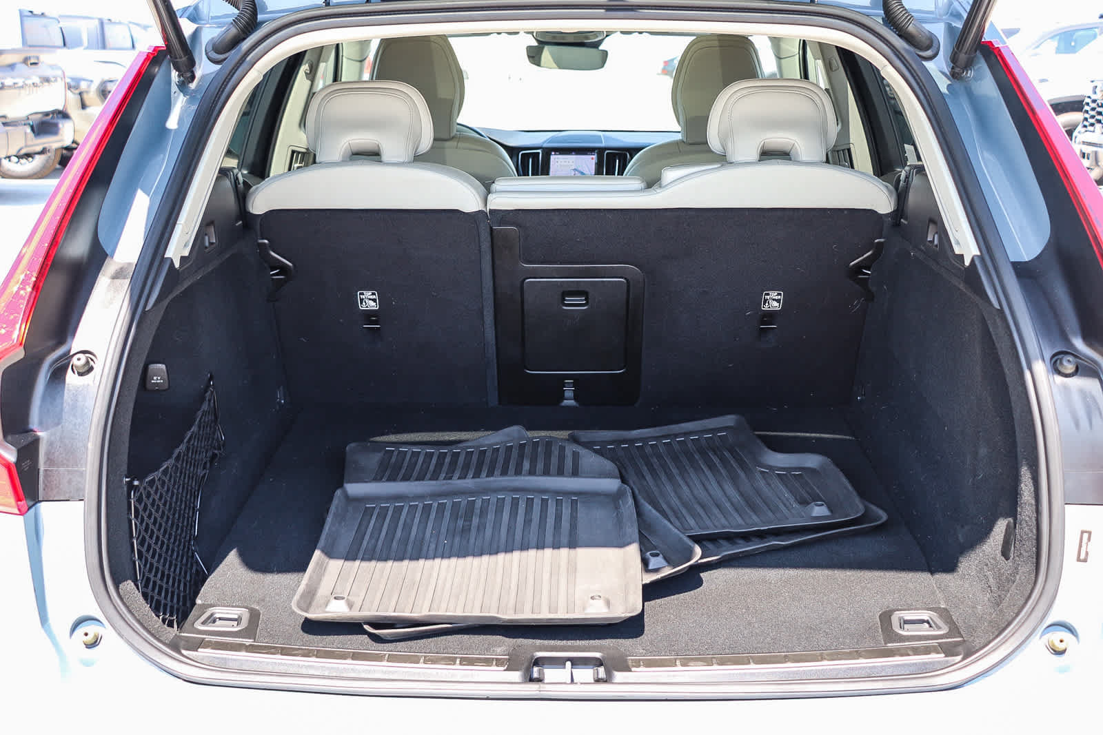 Used 2023 Volvo XC60 T8 Plus w/ Climate Package AWD/4WD image 25