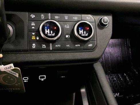 Used 2021 Land Rover Defender 110 X-Dynamic HSE AWD/4WD image 15
