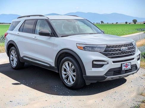 Certified 2023 Ford Explorer XLT w/ Equipment Group 202A AWD/4WD image 8