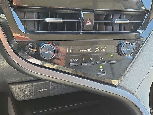 Used 2024 Toyota Camry SE w/ Convenience Package image 25