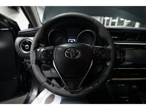 Used 2017 Toyota Corolla iM image 18