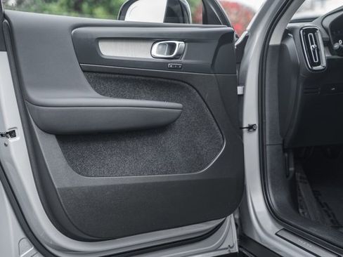 Used 2024 Volvo XC40 B5 Plus w/ Protection Package Premier image 37