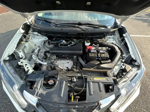 Used 2018 Nissan Rogue S AWD/4WD image 25