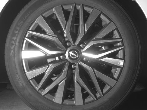 Used 2025 Nissan Altima 2.5 SV image 13