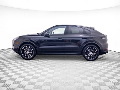 Certified 2025 Porsche Cayenne E-Hybrid Coupe AWD/4WD image 2