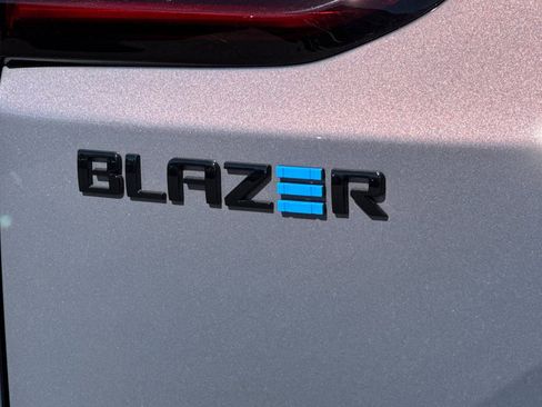 Used 2026 Chevrolet Blazer EV RS AWD/4WD image 46