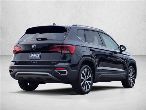 Used 2024 Volkswagen Taos SE FWD image 5