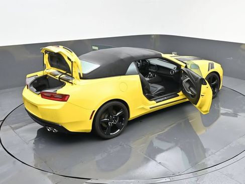 Used 2018 Chevrolet Camaro SS RWD image 27
