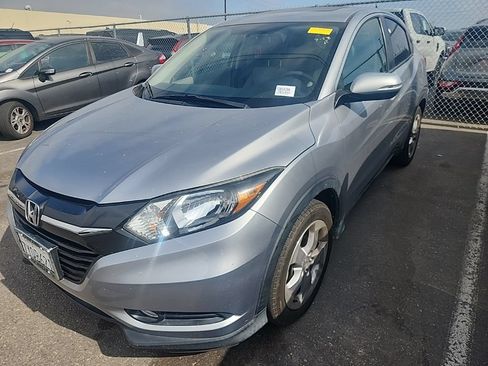 Used 2017 Honda HR-V EX image 4