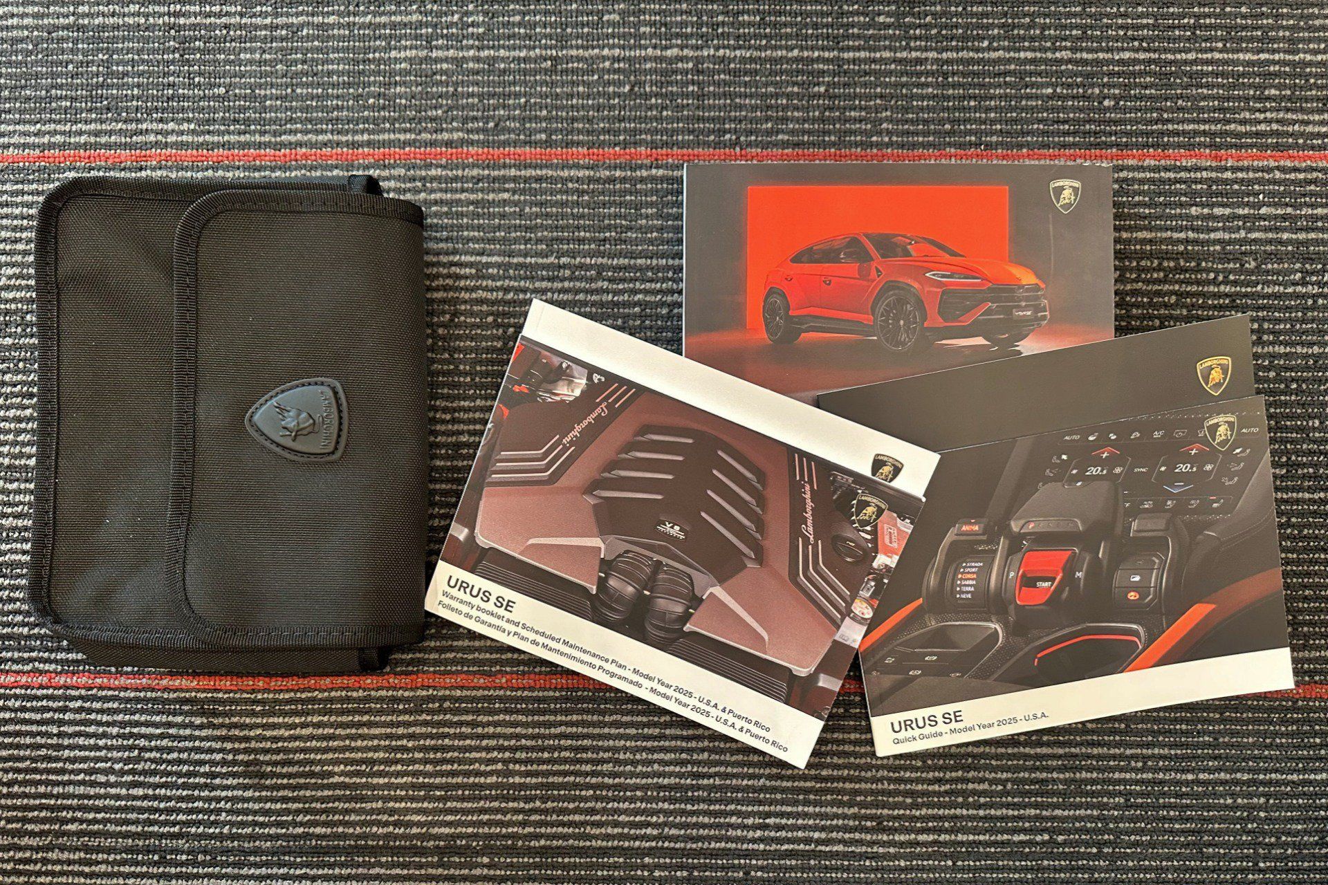 Used 2025 Lamborghini Urus SE AWD/4WD image 19