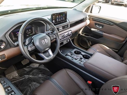 Used 2025 Honda Pilot Elite image 23