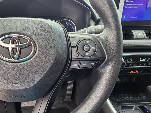 Used 2024 Toyota RAV4 XLE image 12
