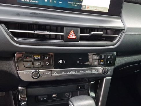 Certified 2024 Kia Seltos SX w/ SX Sunroof Package image 19