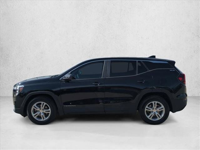Used 2022 GMC Terrain SLE w/ LPO, Floor Liner Package FWD image 9