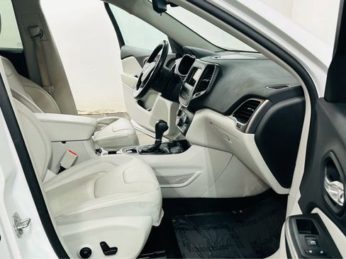 Certified 2021 Jeep Cherokee Latitude Lux AWD/4WD image 7