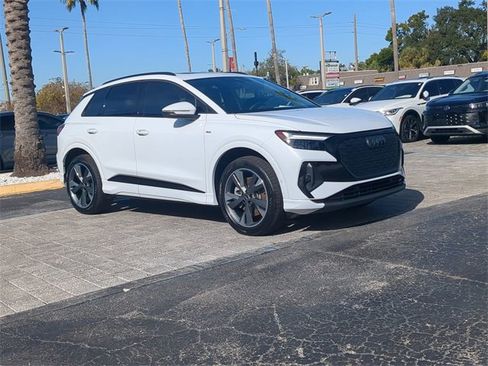 Used 2023 Audi Q4 e-tron Premium Plus w/ Premium Plus image 2