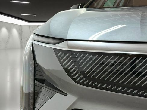 New 2025 Cadillac Optiq Luxury 2 AWD/4WD image 22