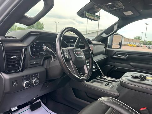 Used 2025 GMC Sierra 2500 AT4X AWD/4WD image 13