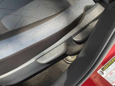 Used 2025 Nissan Versa SV FWD image 22