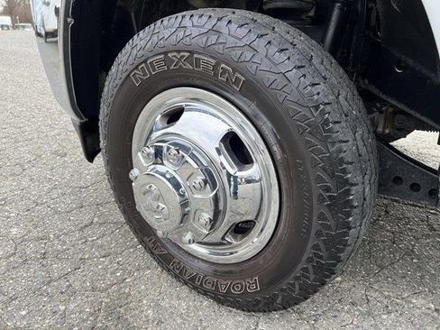 Used 2023 RAM 3500 Tradesman w/ Chrome Appearance Group image 40