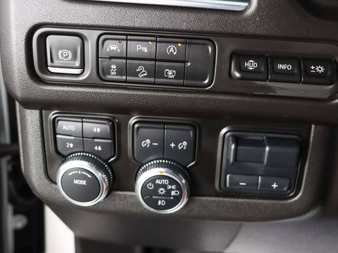 Used 2024 GMC Yukon AT4 w/ Technology Package image 24