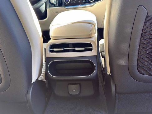 Used 2022 Genesis GV70 2.5T w/ Select Package image 25