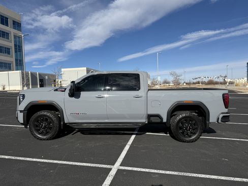Used 2025 GMC Sierra 2500 AT4 image 4