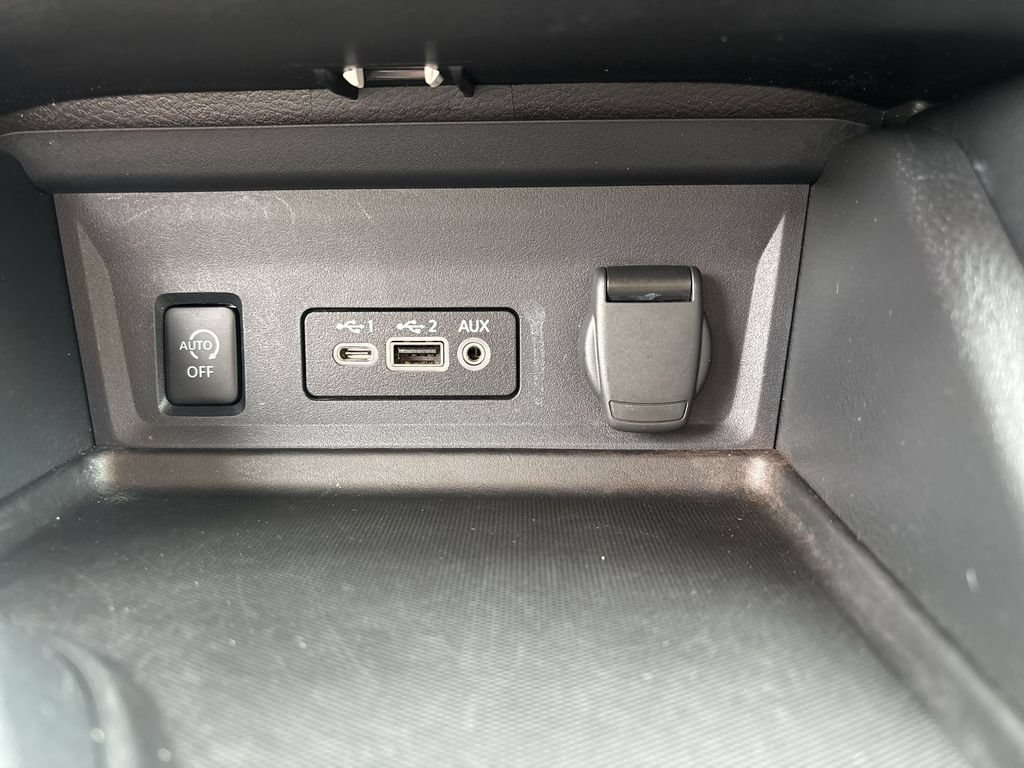 Certified 2024 Nissan Sentra SR w/ SR Premium Package FWD image 28