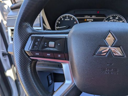Used 2022 Mitsubishi Outlander ES AWD/4WD image 49