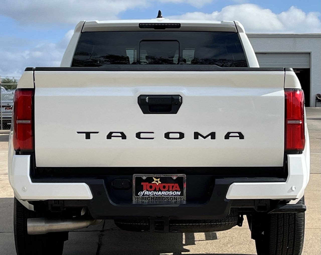 Used 2025 Toyota Tacoma TRD Sport w/ TRD Sport Upgrade Package RWD image 8