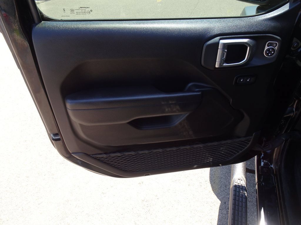 Used 2024 Jeep Wrangler Sport AWD/4WD image 11