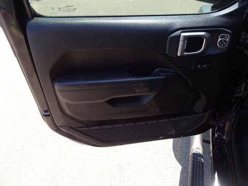 Used 2024 Jeep Wrangler Sport AWD/4WD image 11
