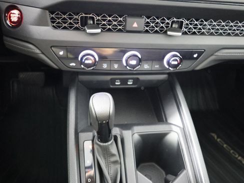 Used 2023 Honda Accord EX image 17