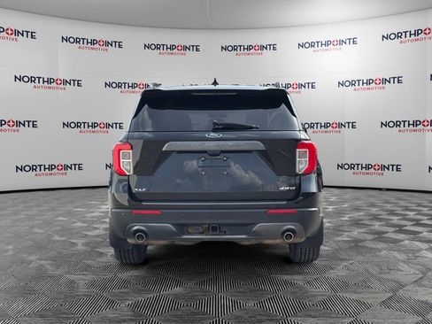 Used 2021 Ford Explorer XLT w/ Equipment Group 202A AWD/4WD image 5