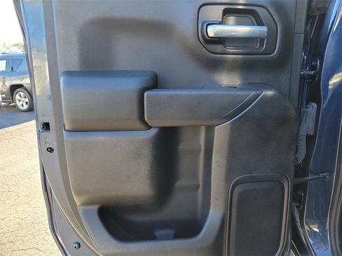 Used 2021 Chevrolet Silverado 1500 LT image 10