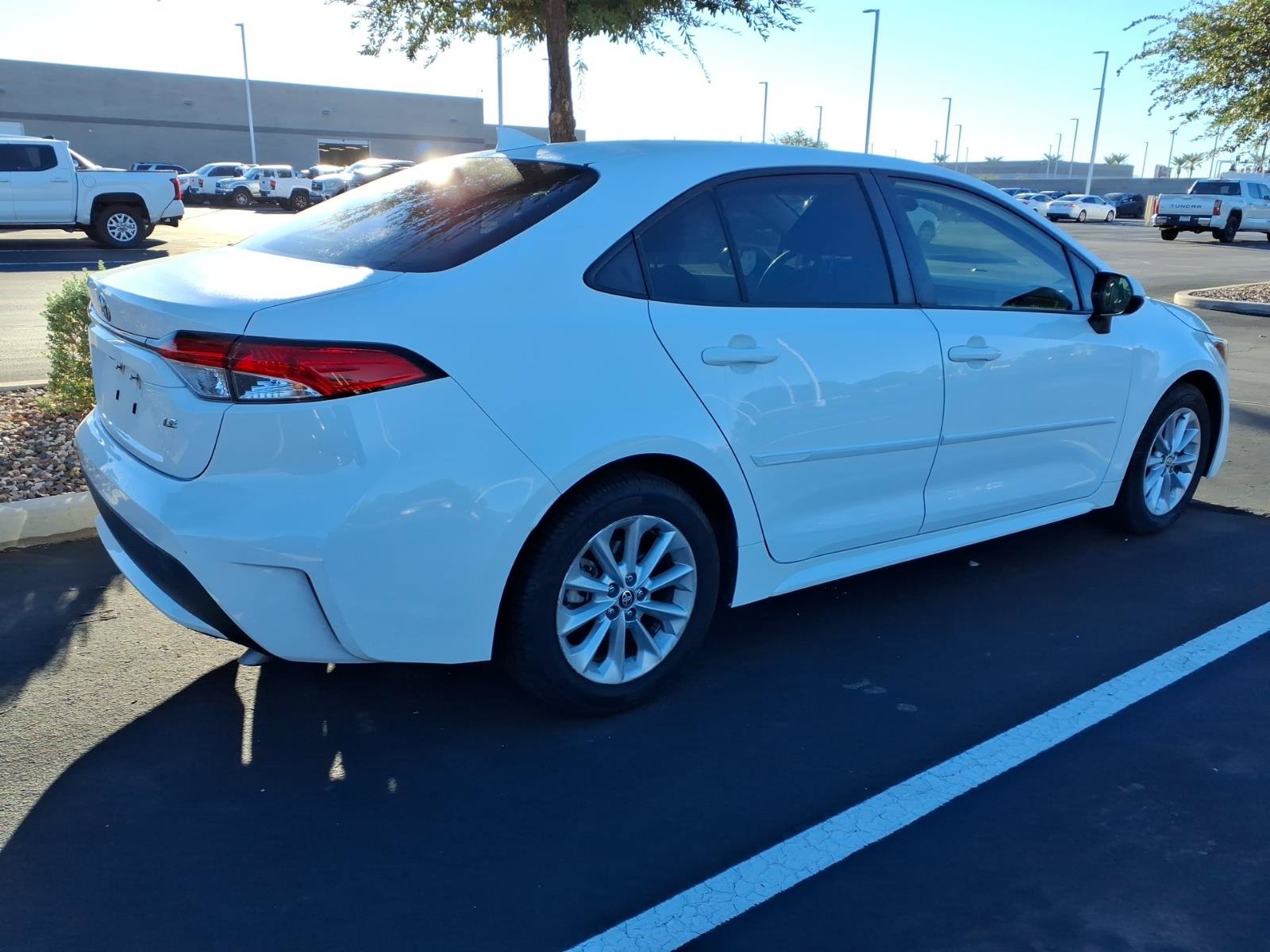Used 2020 Toyota Corolla LE w/ LE Premium Package FWD image 3