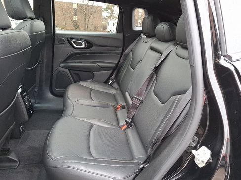 Used 2024 Jeep Compass Limited w/ Driver Assist Group I image 2