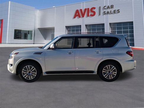 Used 2024 Nissan Armada SL image 10