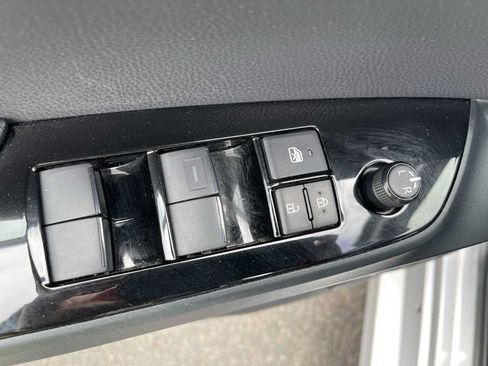 Used 2021 Toyota Prius Prime XLE FWD image 15